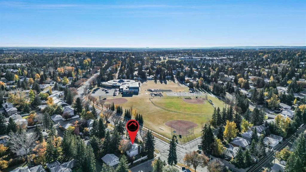 2416 Palliser Drive SW, Calgary — photo 5 of 39
