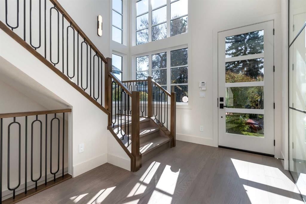 716 18 Avenue NW, Calgary — photo 2 of 50