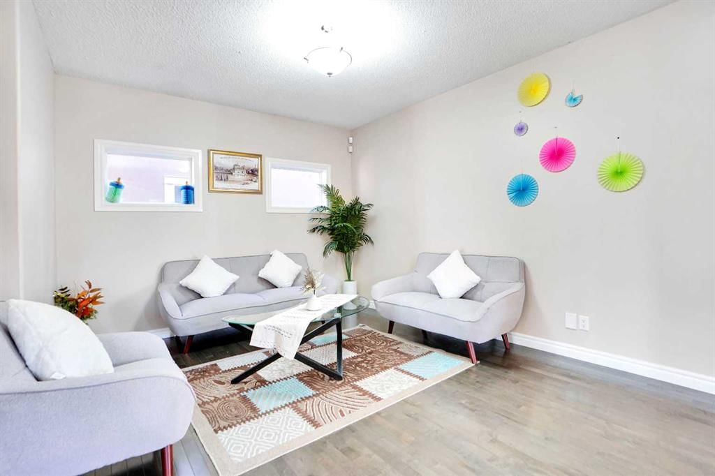 3 Saddleland Crescent NE, Calgary — photo 5 of 49