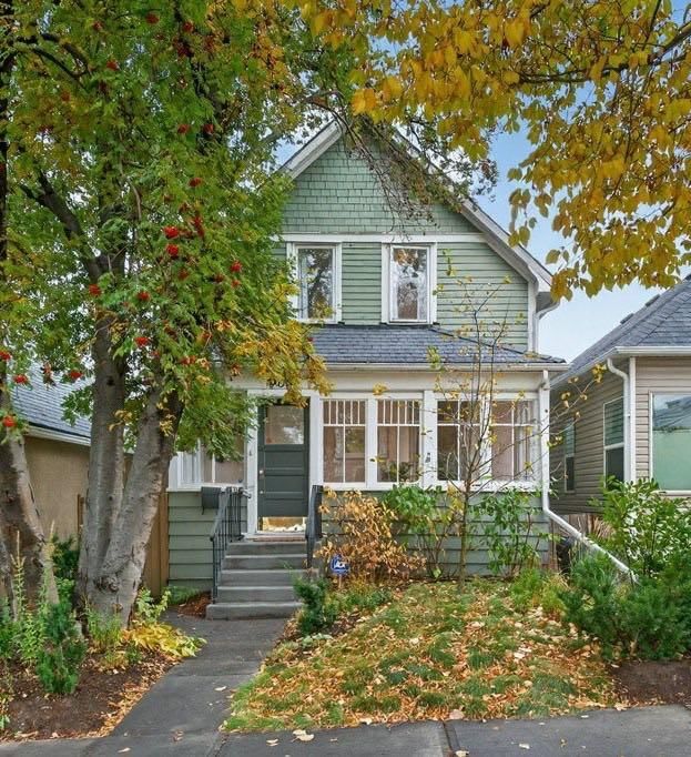 907 20 Avenue SE, Calgary — main listing photo
