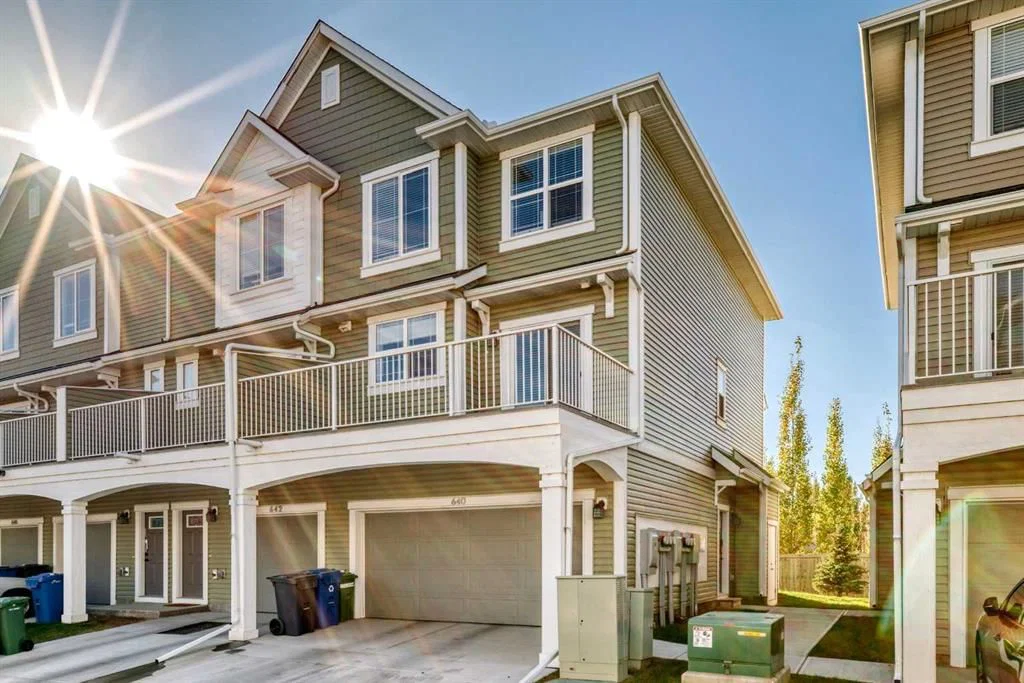 640 Copperstone Manor SE, Calgary — main listing photo