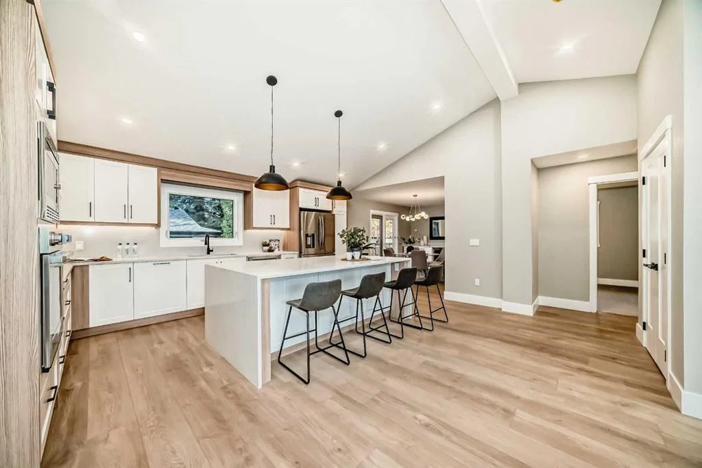 1163 Lake Wapta Road SE, Calgary — photo 4 of 38