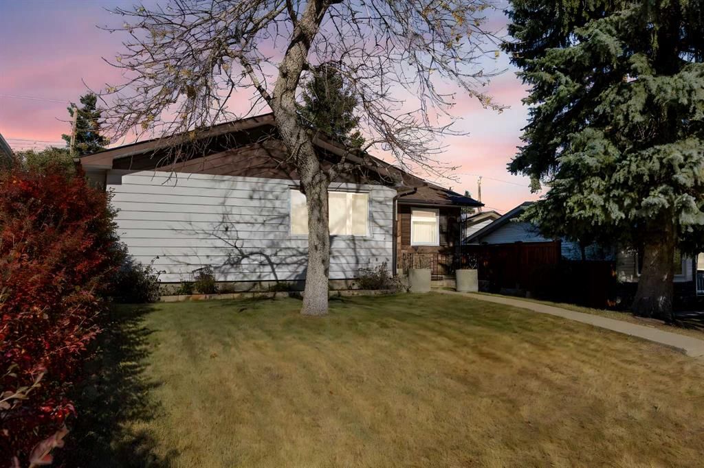 7031 Hunterbow Crescent NW, Calgary — photo 3 of 40