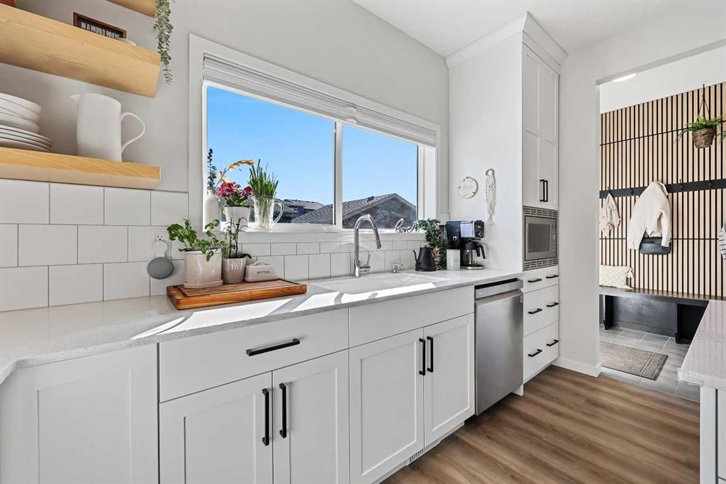 511 Wolf Creek Way SE, Calgary — photo 5 of 36