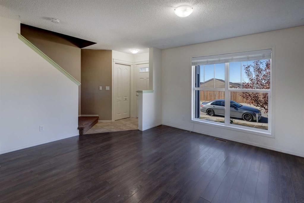 136 Evansborough Way NW, Calgary — photo 2 of 37