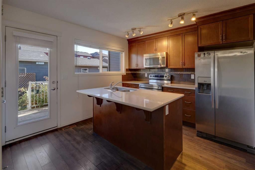 136 Evansborough Way NW, Calgary — photo 4 of 37