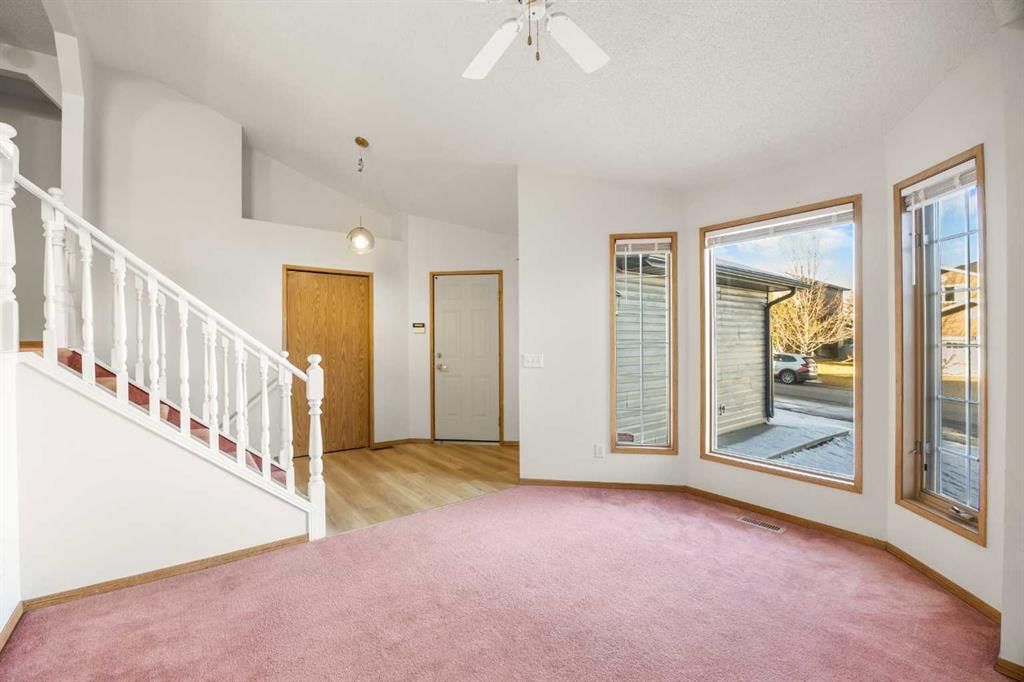 51 Macewan Park Rise NW, Calgary — photo 3 of 37