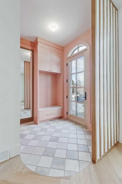 1743 48 Avenue SW, Calgary — photo 4 of 48