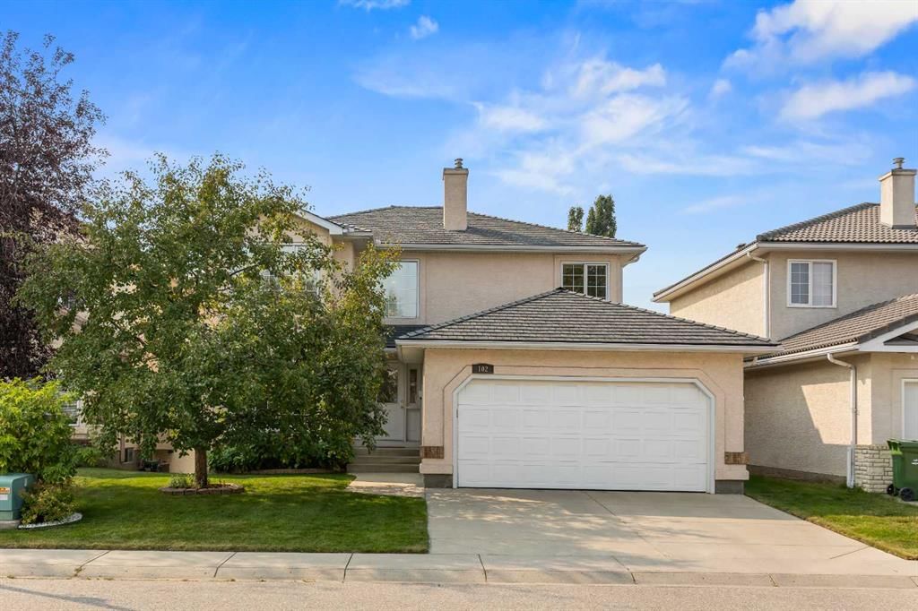 102 Hampstead Close NW, Calgary — main listing photo