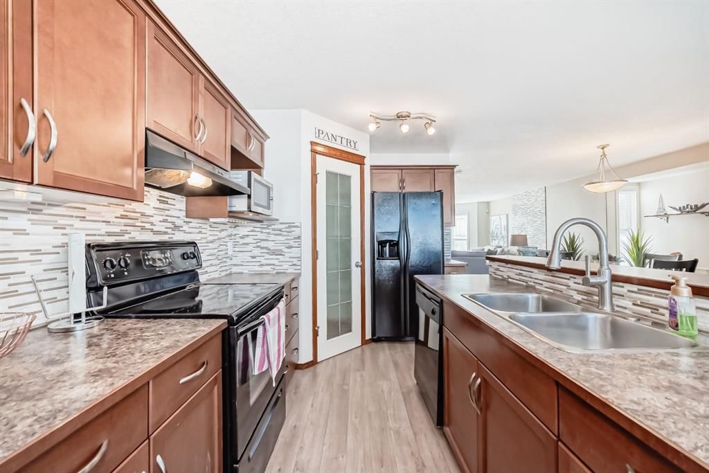 66 Cranberry Place SE, Calgary — photo 3 of 29