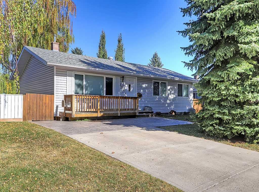 134 Hanover Road SW, Calgary — main listing photo