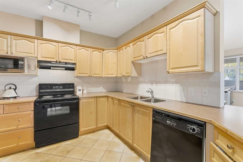 3107, Lake Fraser Court SE, Calgary — photo 3 of 43