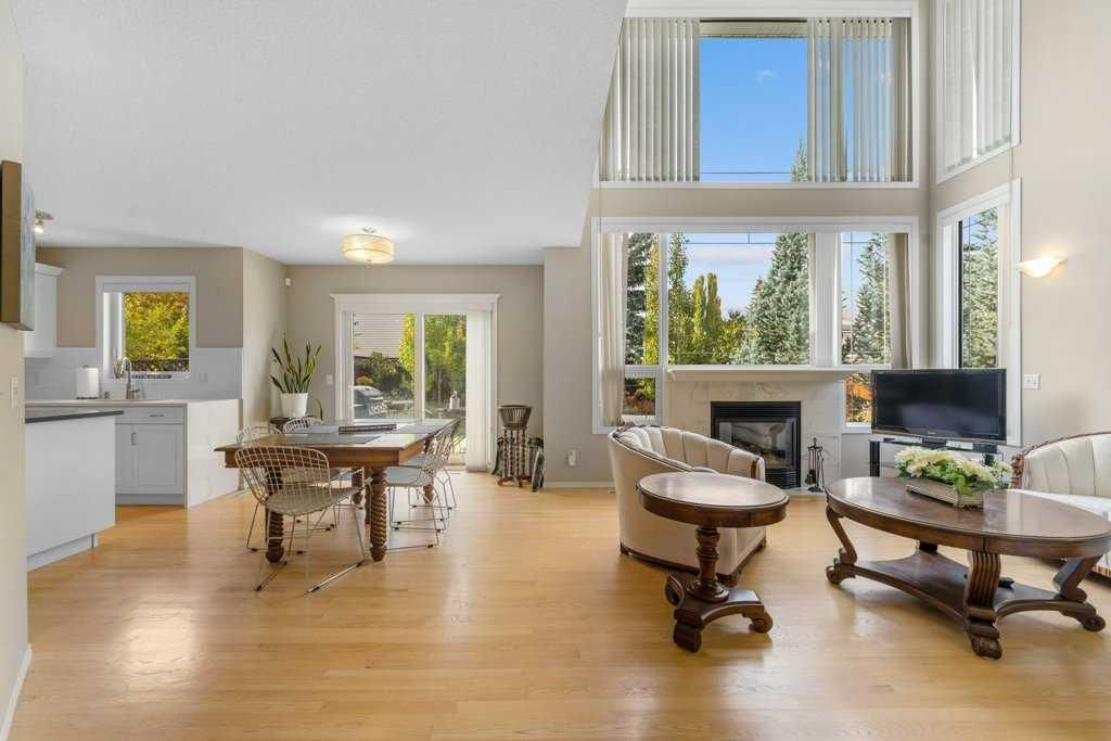 23 Valley Ponds Way NW, Calgary — photo 5 of 38