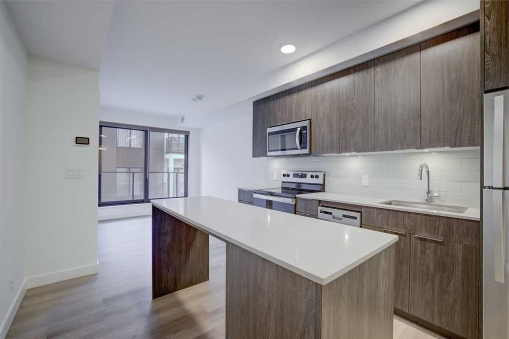 203, 123 4 Street NE, Calgary — main listing photo