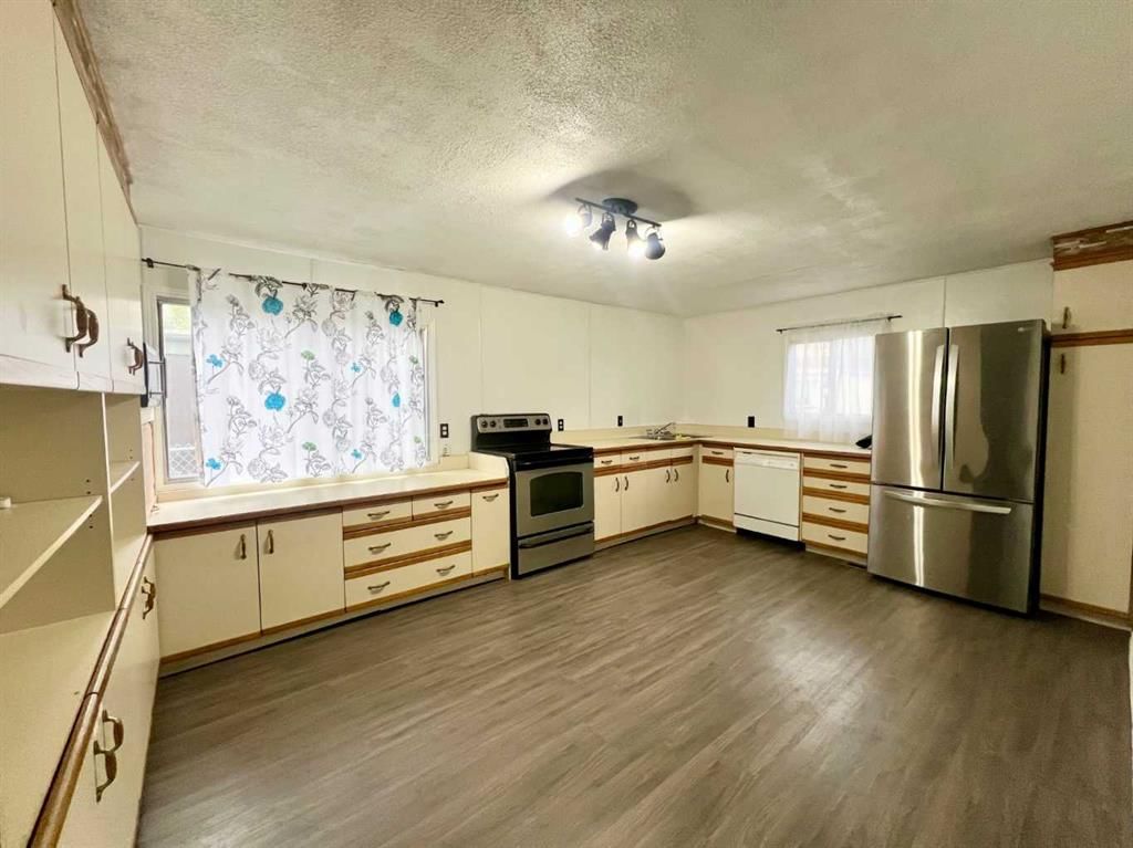 239, 3223 83 Street NW, Calgary — photo 3 of 18