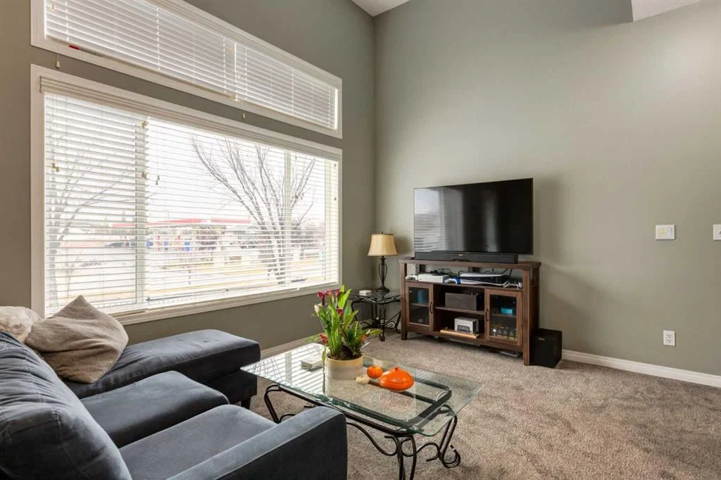 105 Everhollow Heights SW, Calgary — photo 4 of 31