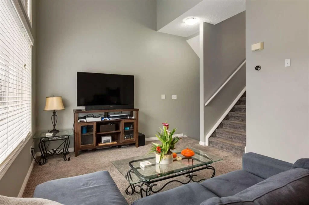 105 Everhollow Heights SW, Calgary — photo 5 of 31