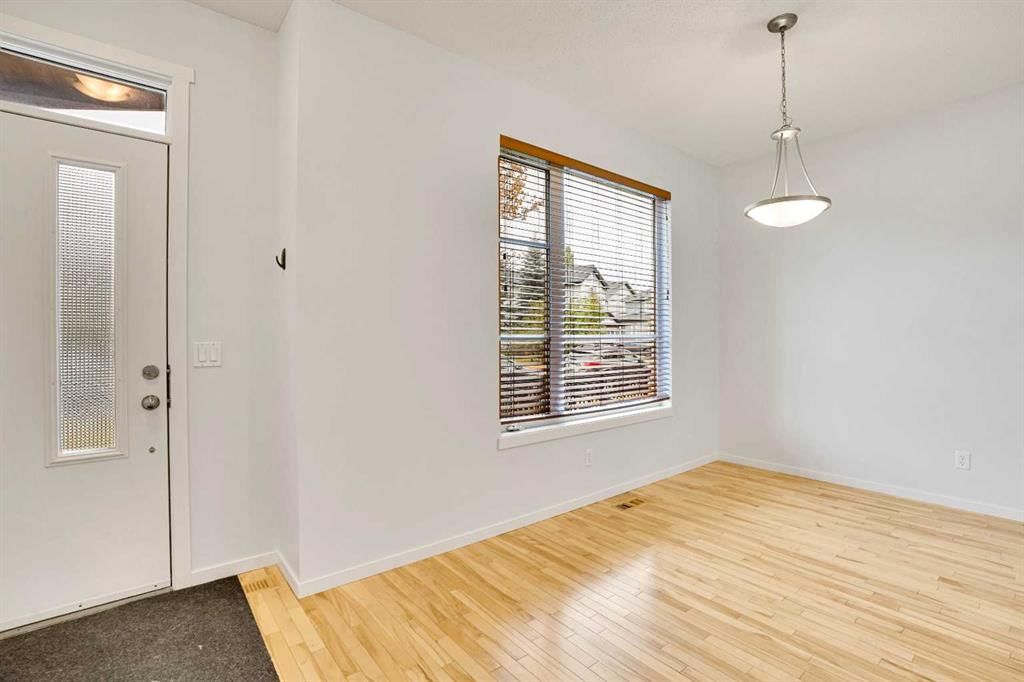 175 Chapalina Square SE, Calgary — photo 2 of 20