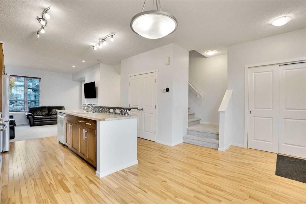 175 Chapalina Square SE, Calgary — photo 4 of 20