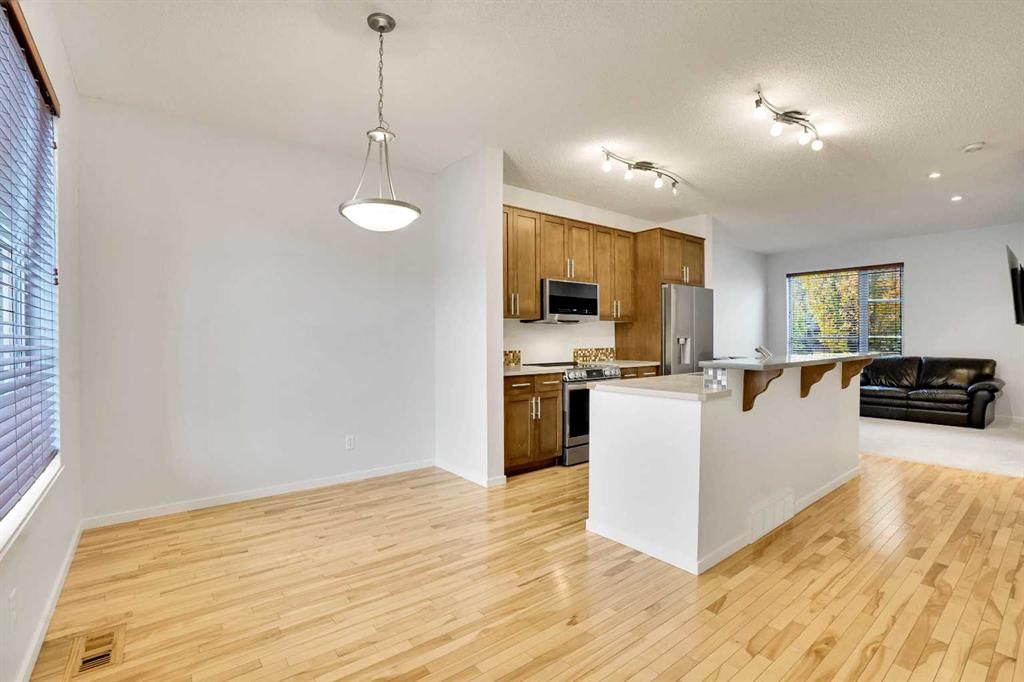 175 Chapalina Square SE, Calgary — photo 5 of 20