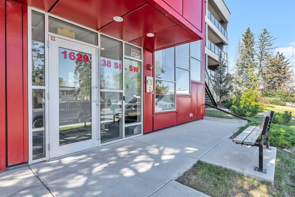 206, 1629 38 Street SW, Calgary — photo 2 of 32