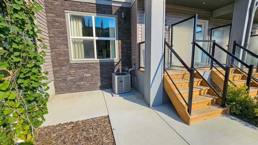 145 Spring Creek Common SW, Calgary — photo 4 of 30