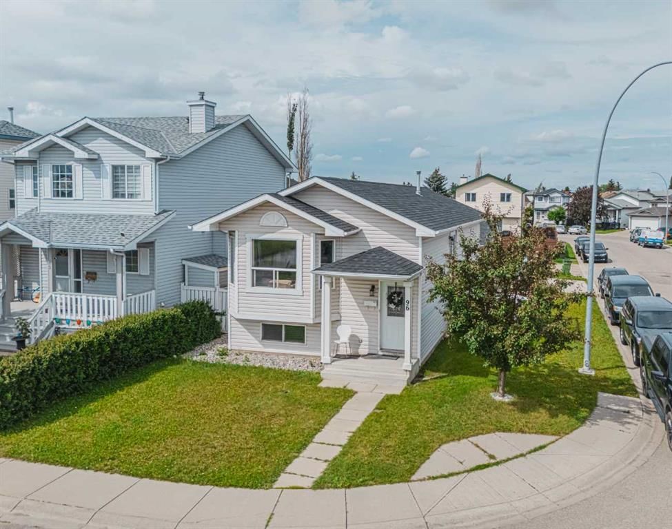 96 Appleside Close SE, Calgary — photo 2 of 39