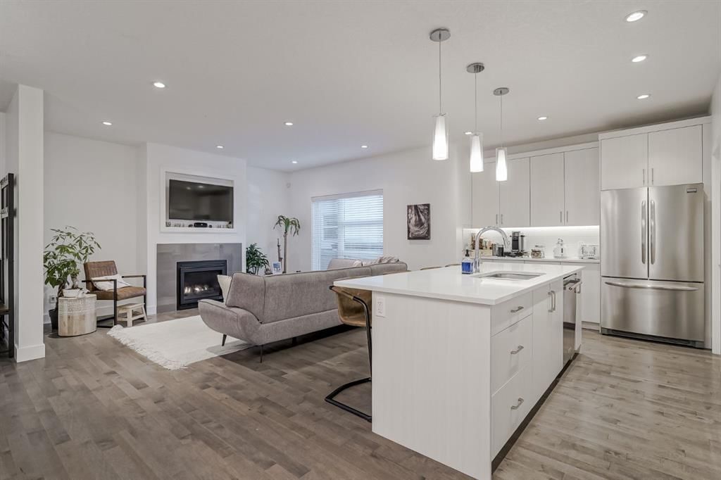 100, 2115 34 Avenue SW, Calgary — photo 4 of 47