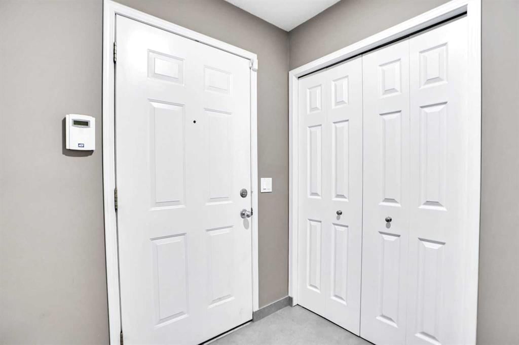 2304, 7171 Coach Hill Road SW, Calgary — photo 5 of 50
