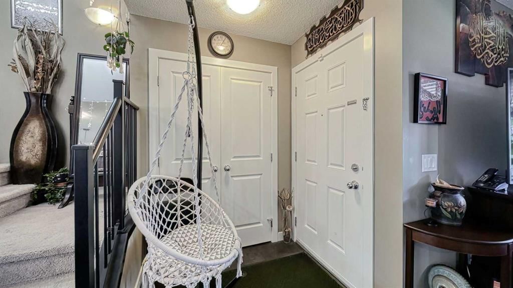 552 Evanston Drive NW, Calgary — photo 5 of 30