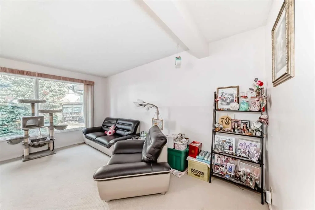 49, 380 Bermuda Drive NW, Calgary — photo 4 of 36