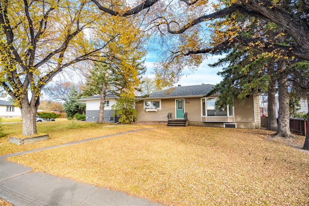 1040 18 Street NE, Calgary — photo 3 of 38