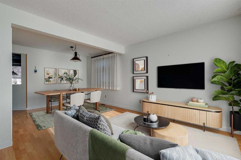 76 Woodstock Road SW, Calgary — photo 3 of 30