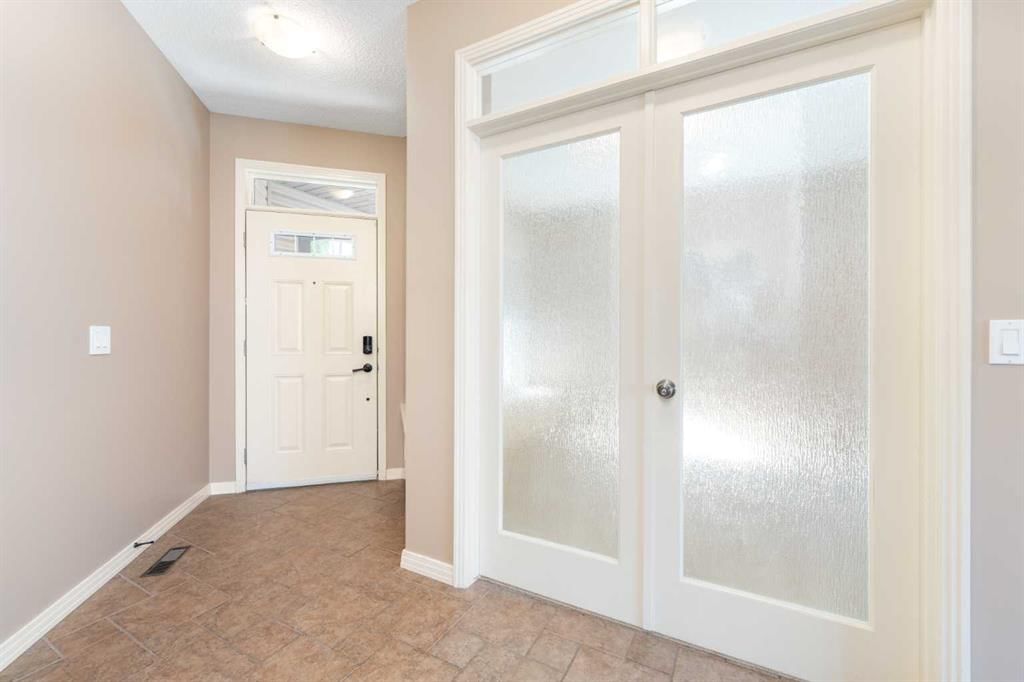 31 Autumn Place SE, Calgary — photo 2 of 50