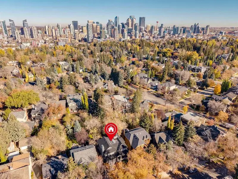 1302 Frontenac Avenue SW, Calgary — main listing photo