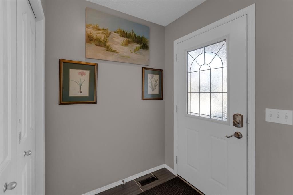 186 Everglen Rise SW, Calgary — photo 3 of 36