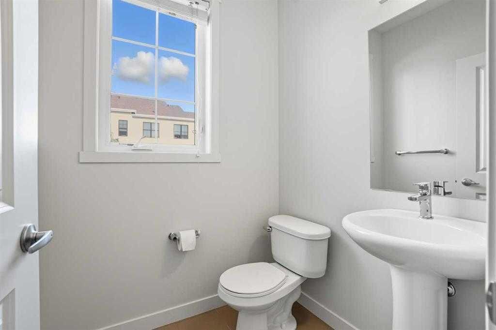 22 Nolan Hill Gate NW, Calgary — photo 5 of 36