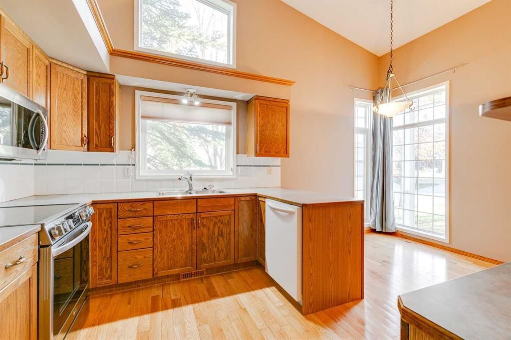 31 Douglasview Park SE, Calgary — photo 4 of 31