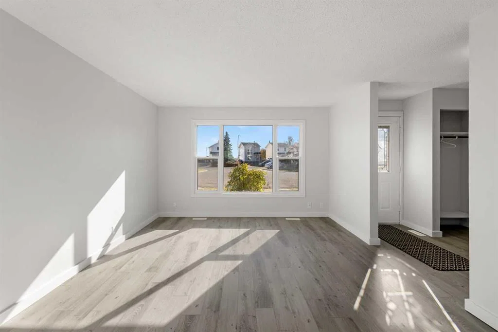 327 Abalone Place NE, Calgary — photo 5 of 41