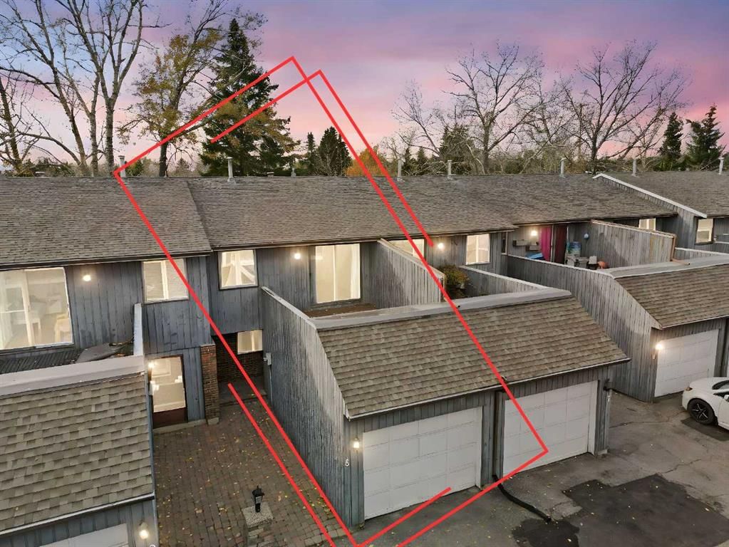 8, 803 Varsity Estates Drive NW, Calgary — main listing photo