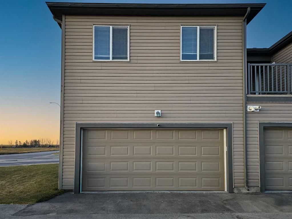 1485 148 Avenue NW, Calgary — photo 3 of 32