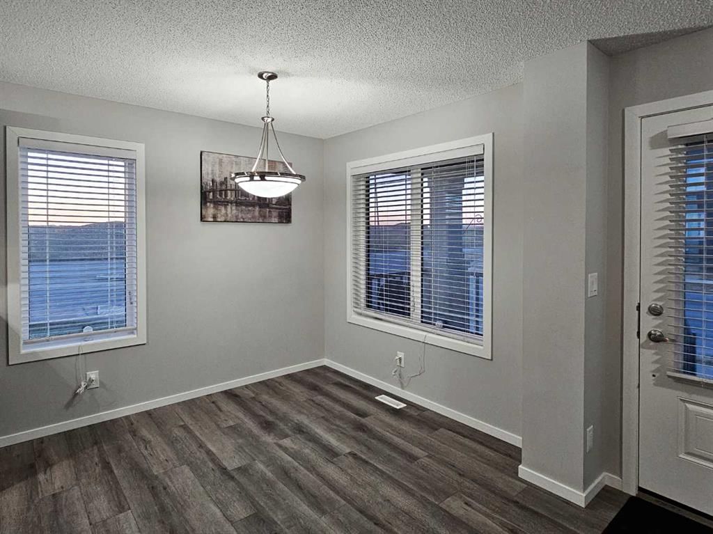 1485 148 Avenue NW, Calgary — photo 5 of 32