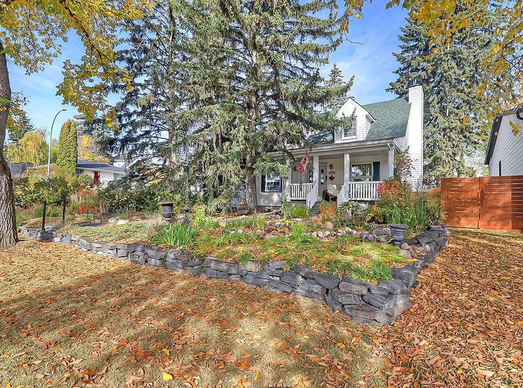 2540 32 Avenue SW, Calgary — main listing photo