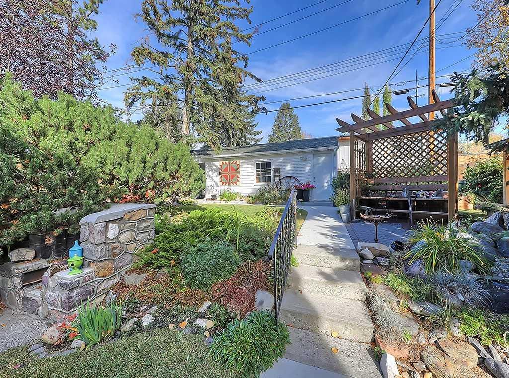 2540 32 Avenue SW, Calgary — photo 4 of 41