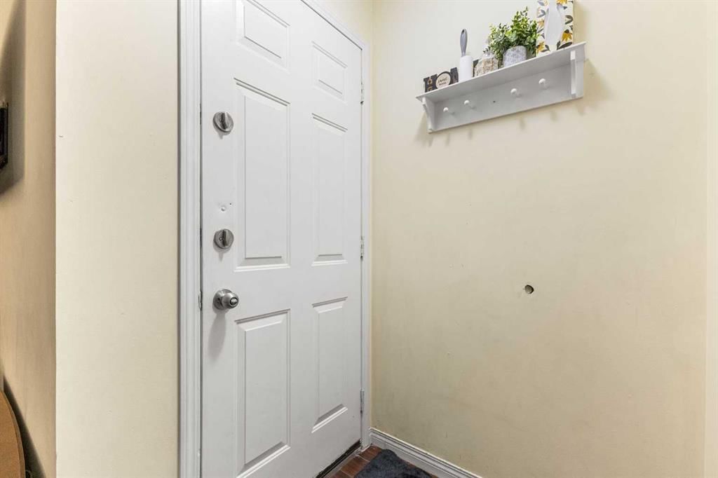105 Taradale Drive NE, Calgary — photo 3 of 32