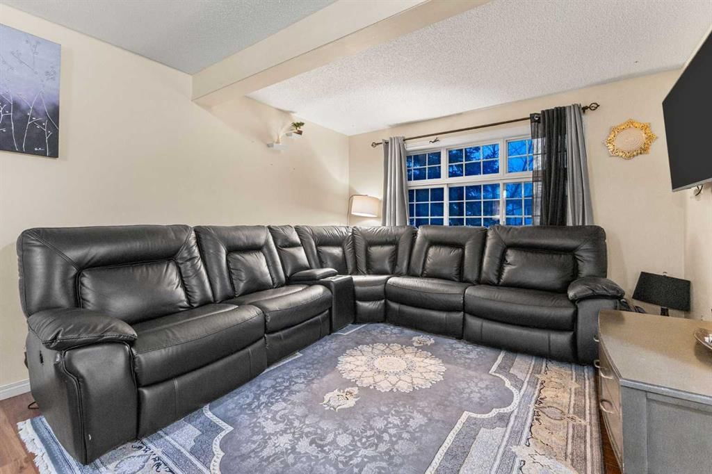 105 Taradale Drive NE, Calgary — photo 4 of 32