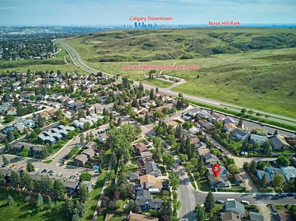 1371 BERKLEY Drive NW, Calgary — photo 3 of 29