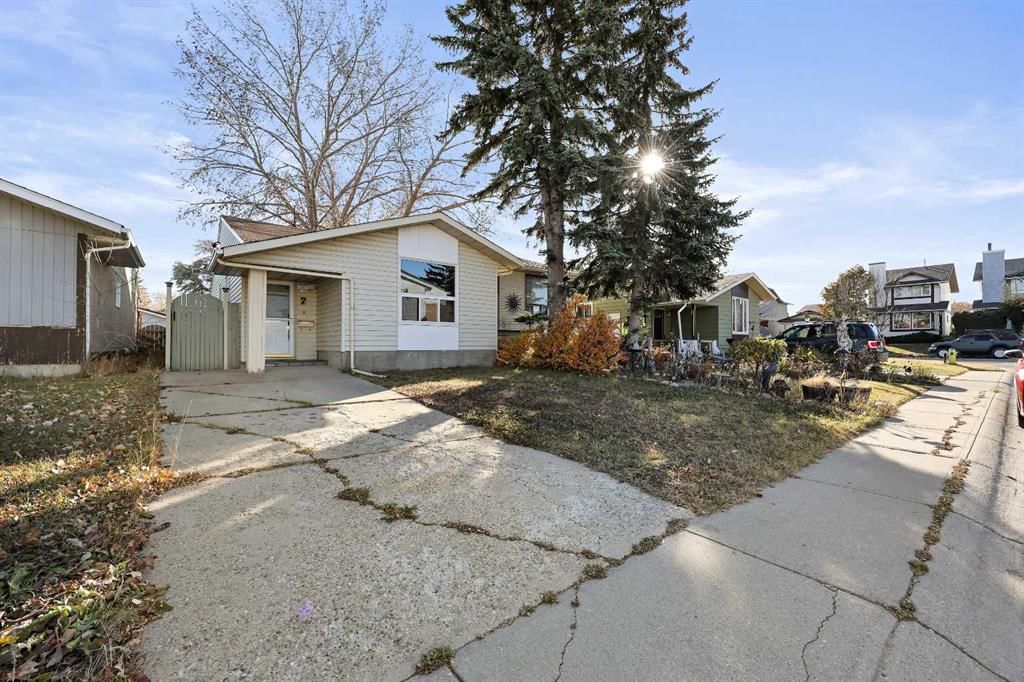 7 Falbury Crescent NE, Calgary — photo 3 of 40