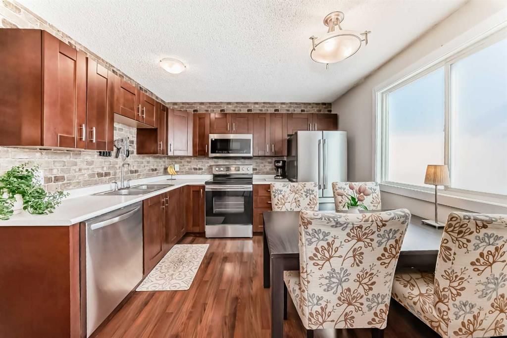 56 Applecroft Road SE, Calgary — photo 5 of 49