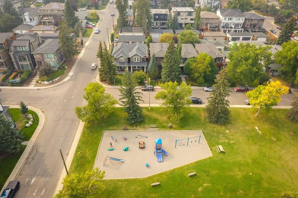 3823 16A Street SW, Calgary — photo 3 of 45